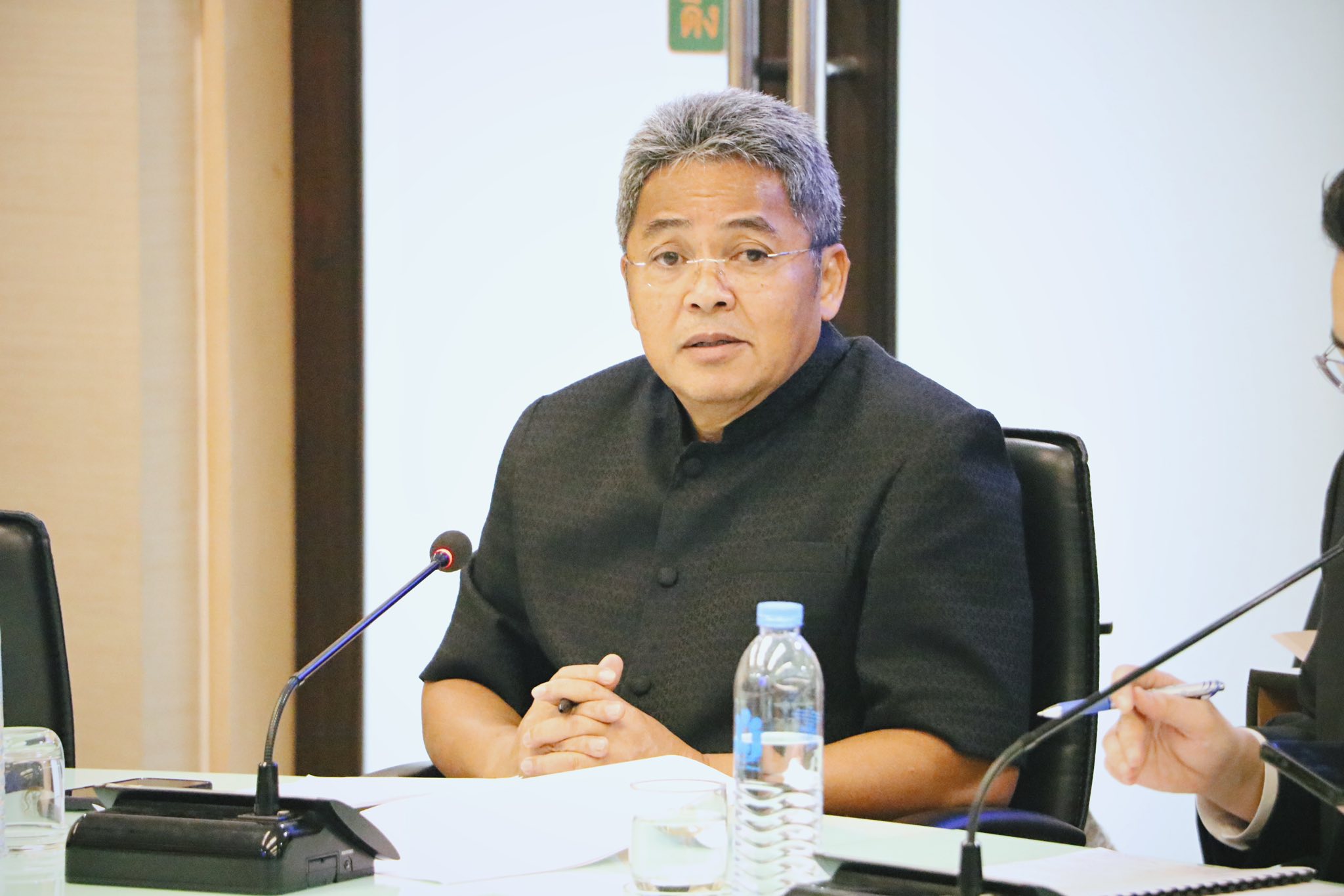 title - ส.ป.ก. ร่วมประชุมหารือการบริหารจัดการสินค้าข้าวและยางพารา